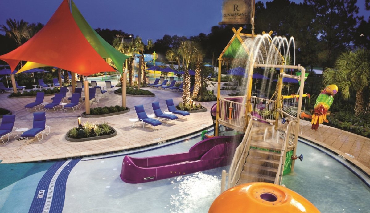 Hotel & Resort Pools